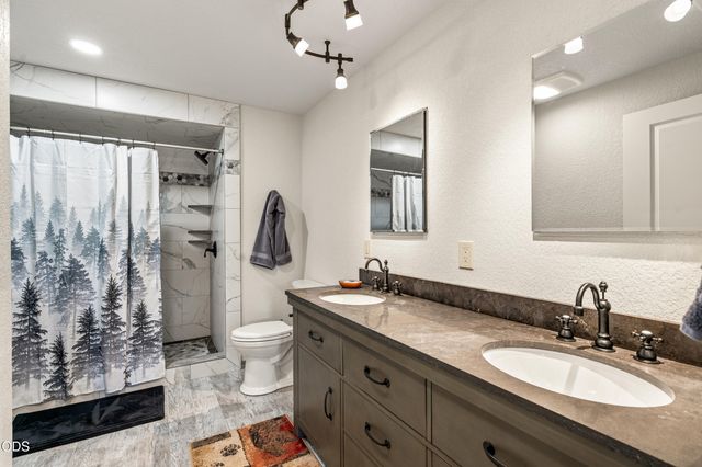 40 Ashland Acres Road, Ashland, OR 97520