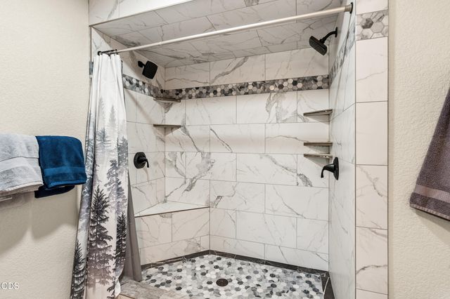 40 Ashland Acres Road, Ashland, OR 97520