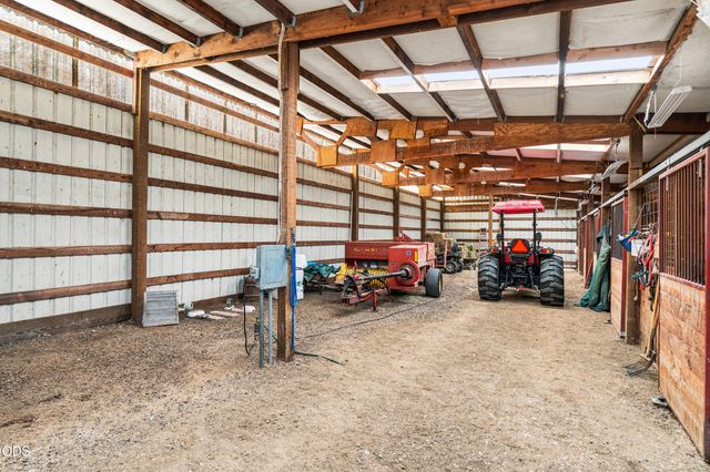 40 Ashland Acres Road, Ashland, OR 97520