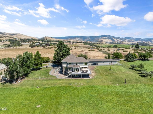 40 Ashland Acres Road, Ashland, OR 97520