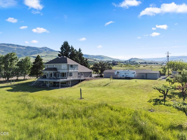 40 Ashland Acres Road, Ashland, OR 97520