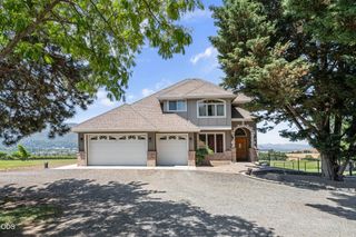 40 Ashland Acres Road, Ashland, OR 97520