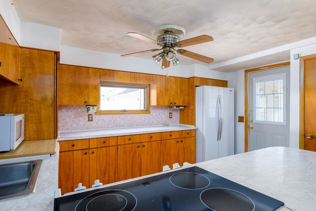 1138 Wachusett St, Holden, MA 01522