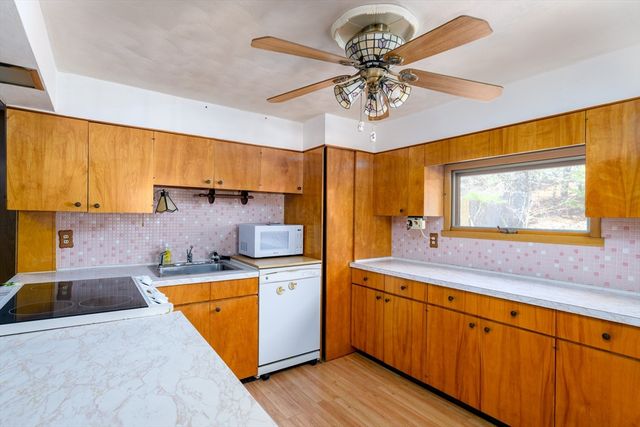 1138 Wachusett St, Holden, MA 01522