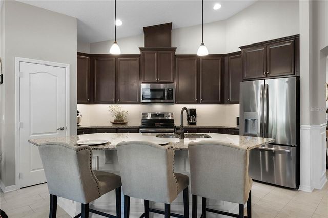 1112 NARCOOSSEE DEL SOL BOULEVARD, St Cloud, FL 34771