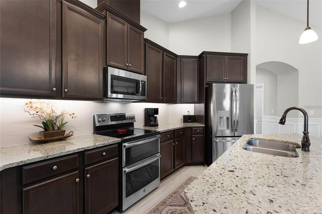 1112 NARCOOSSEE DEL SOL BOULEVARD, St Cloud, FL 34771