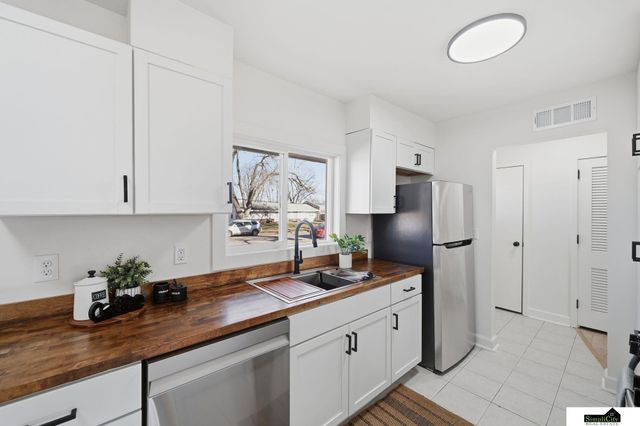 4901 W Benton Street, Lincoln, NE 68524