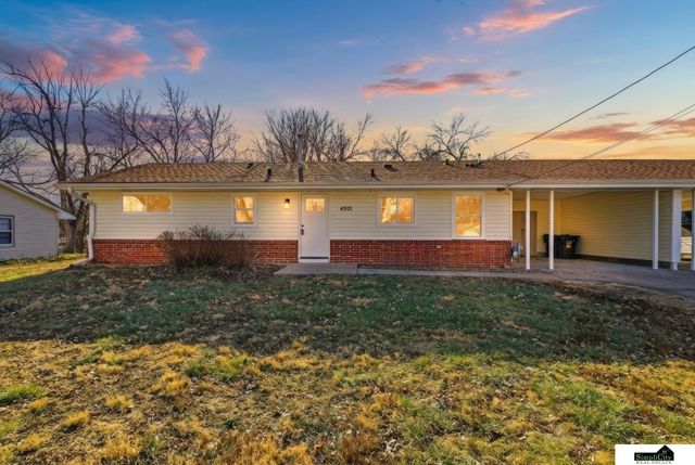4901 W Benton Street, Lincoln, NE 68524