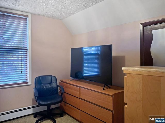 189 Martha Avenue, Elmwood Park, NJ 07407