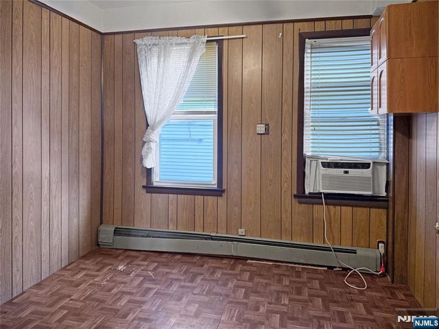 189 Martha Avenue, Elmwood Park, NJ 07407