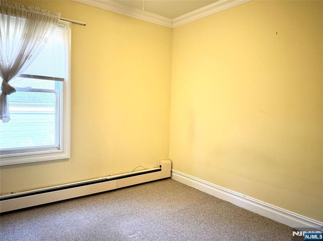 189 Martha Avenue, Elmwood Park, NJ 07407