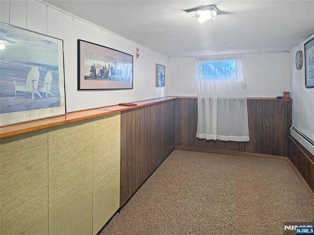 189 Martha Avenue, Elmwood Park, NJ 07407