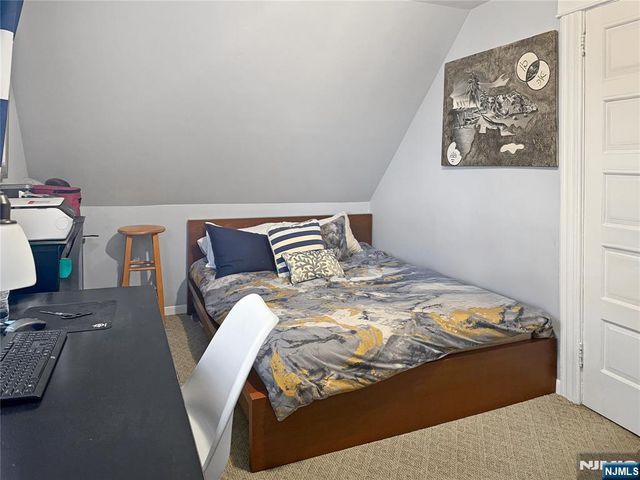 189 Martha Avenue, Elmwood Park, NJ 07407