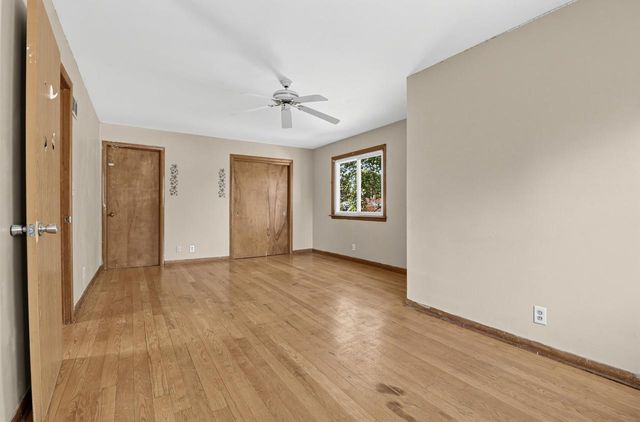 2605 James BOULEVARD, Racine, WI 53403