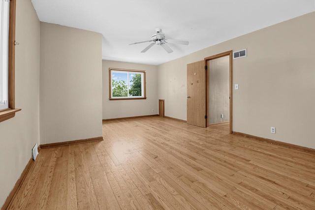 2605 James BOULEVARD, Racine, WI 53403