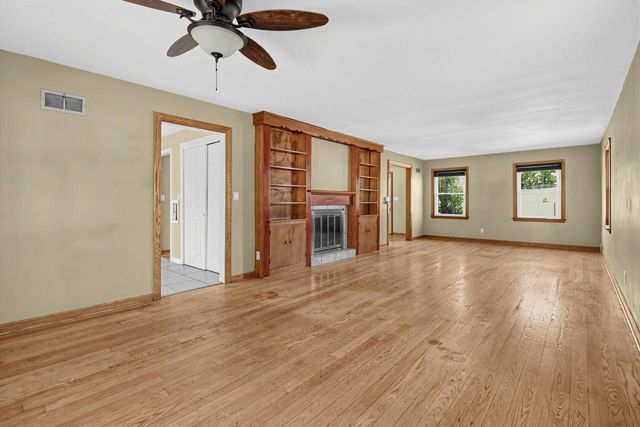 2605 James BOULEVARD, Racine, WI 53403