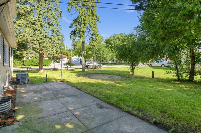 2605 James BOULEVARD, Racine, WI 53403