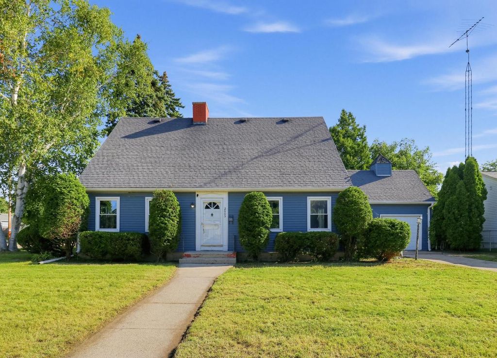 2605 James BOULEVARD, Racine, WI 53403