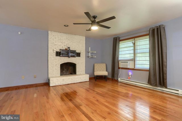 19 PEACH ST, Annville, PA 17003