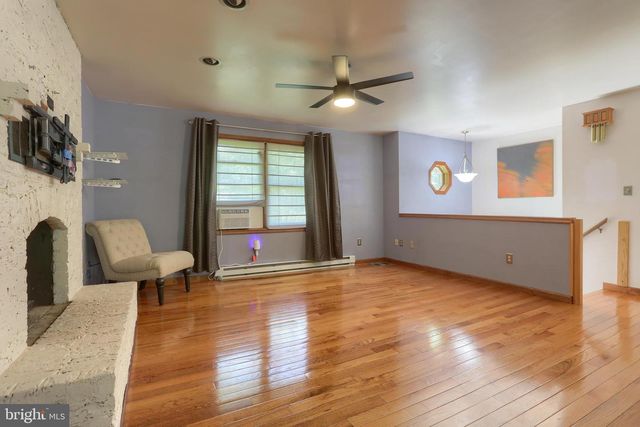 19 PEACH ST, Annville, PA 17003