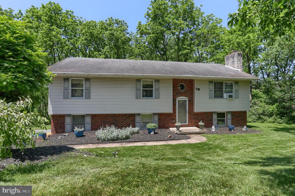 19 PEACH ST, Annville, PA 17003