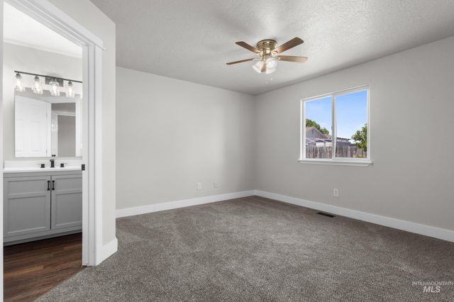 3324 E Princess Amy Ct, Nampa, ID 83687