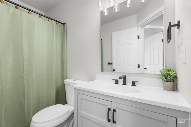 3324 E Princess Amy Ct, Nampa, ID 83687
