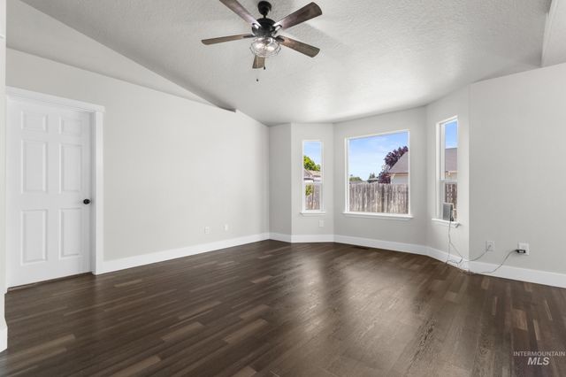 3324 E Princess Amy Ct, Nampa, ID 83687