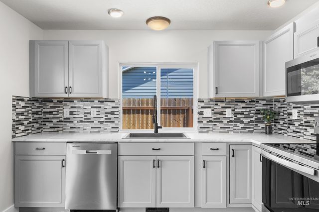 3324 E Princess Amy Ct, Nampa, ID 83687