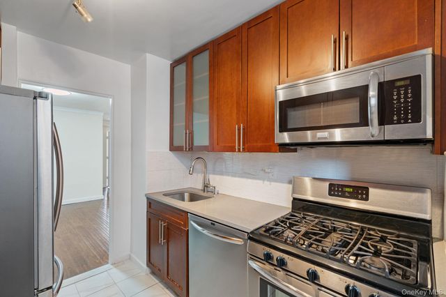 61-15 98th Street 8J, Rego Park, NY 11374