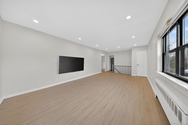 21910 75th Avenue 256B2, Oakland Gardens, NY 11364