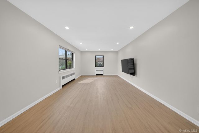 21910 75th Avenue 256B2, Oakland Gardens, NY 11364