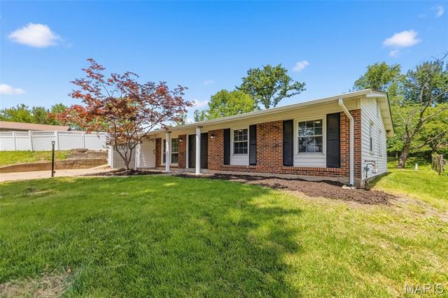 11915 Benedetta Drive, Bridgeton, MO 63044