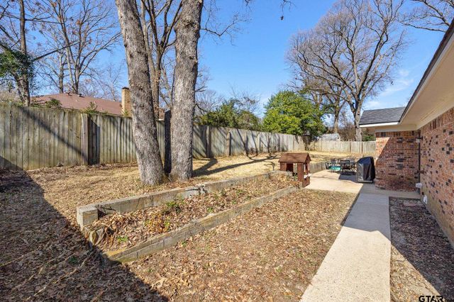 3613 Silverwood Dr, Tyler, TX 75701