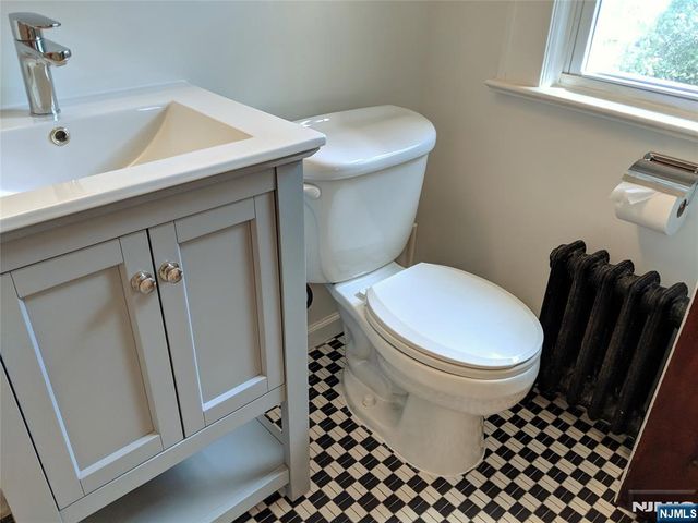 292 Wiley Place, Wyckoff, NJ 07481