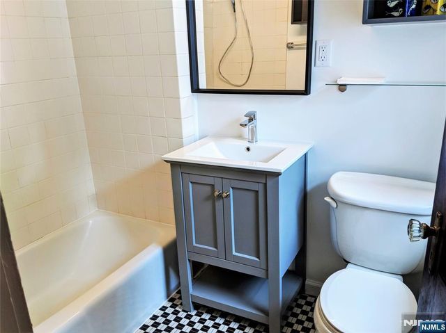 292 Wiley Place, Wyckoff, NJ 07481