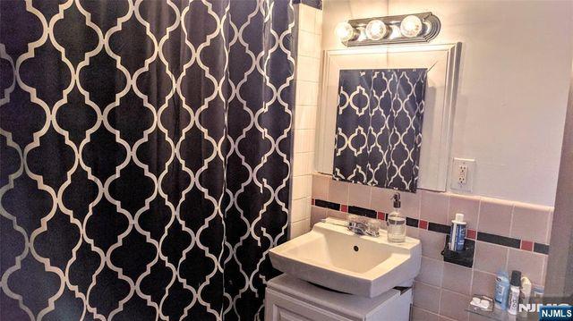 292 Wiley Place, Wyckoff, NJ 07481
