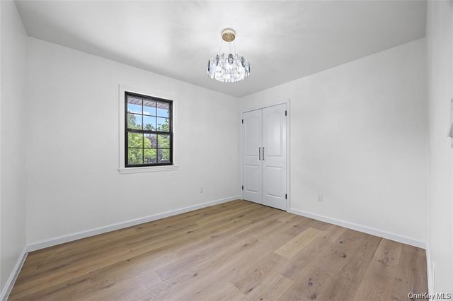 26 Roseanne Drive, Woodbury, NY 11797