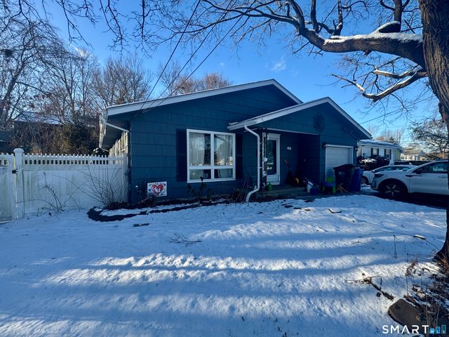 8 Meadow Road, Hamden, CT 06514