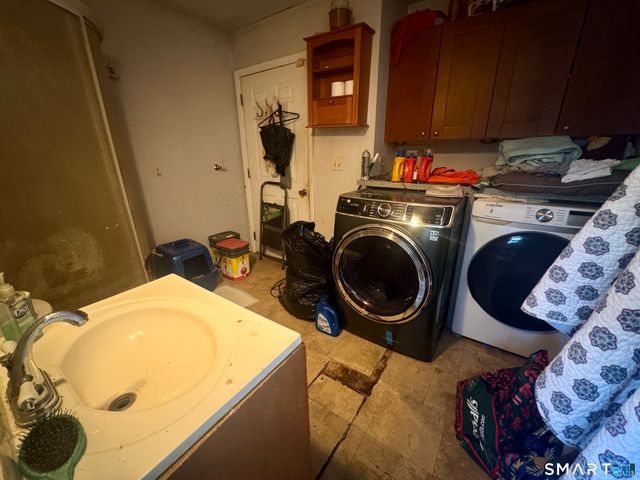 8 Meadow Road, Hamden, CT 06514