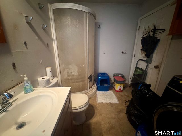 8 Meadow Road, Hamden, CT 06514