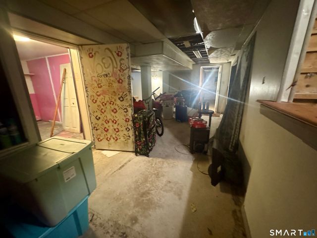 8 Meadow Road, Hamden, CT 06514