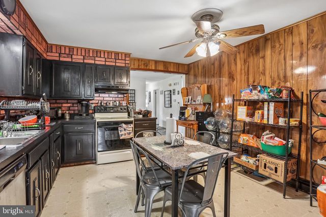73 TROY AVE, Gibbstown, NJ 08027