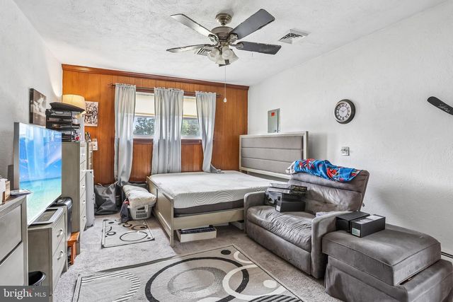 73 TROY AVE, Gibbstown, NJ 08027