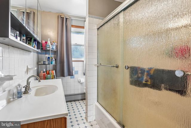 73 TROY AVE, Gibbstown, NJ 08027