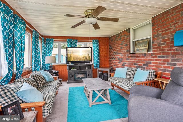 73 TROY AVE, Gibbstown, NJ 08027