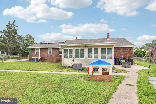 73 TROY AVE, Gibbstown, NJ 08027