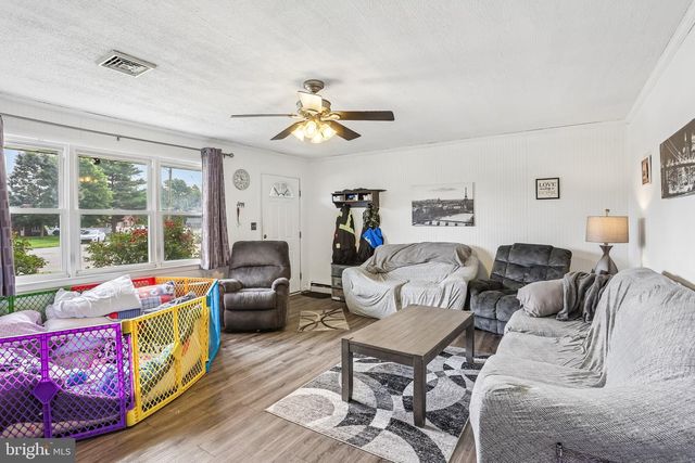 73 TROY AVE, Gibbstown, NJ 08027