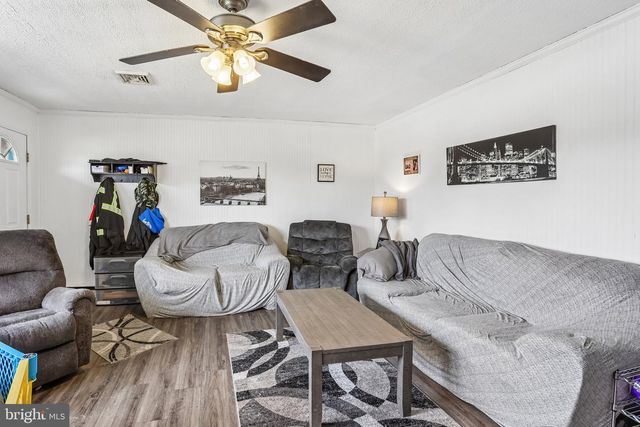 73 TROY AVE, Gibbstown, NJ 08027