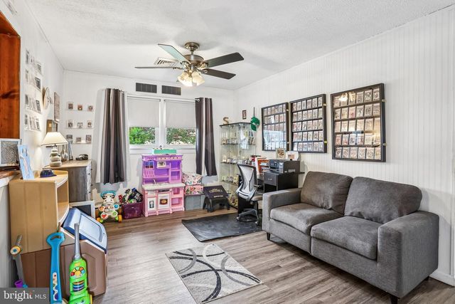 73 TROY AVE, Gibbstown, NJ 08027